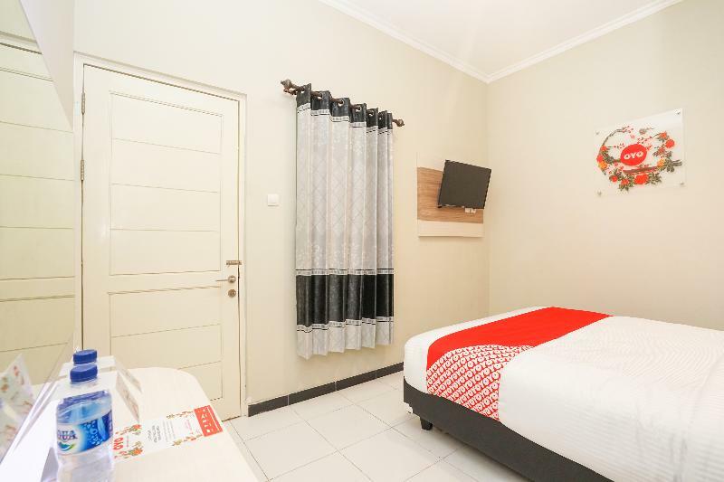 Bumi Banyu Bening Syariah By Ecommerceloka Surabaya Exterior foto